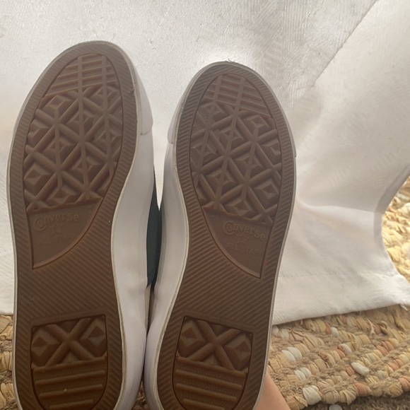 Brand new slip on converses - Picture 4 of 5